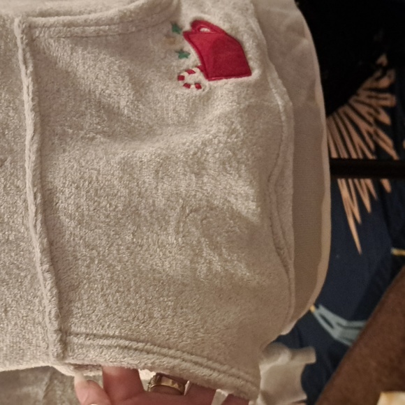 NWT HOLIDAY SWEATSHIRT - Picture 3 of 11